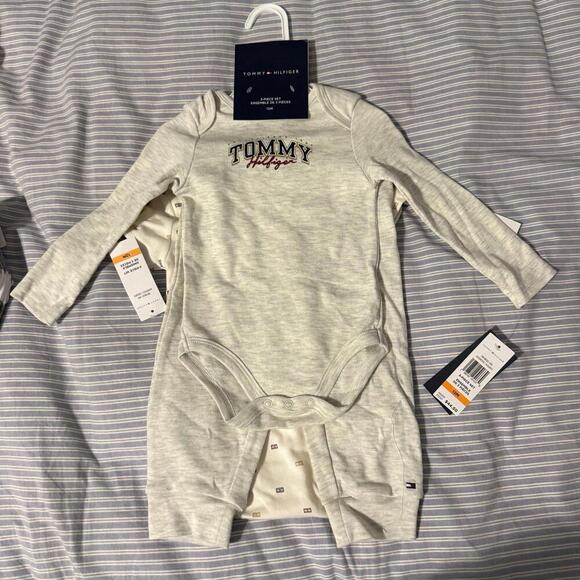 Tommy Hilfiger Baby Bodysuits - Picture 3 of 4